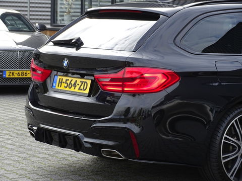 BMW 5 Serie Touring 530i 252PK / M-Sport / Individual / panormadakraam / *NAP*