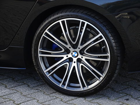 BMW 5 Serie Touring 530i 252PK / M-Sport / Individual / panormadakraam / *NAP*