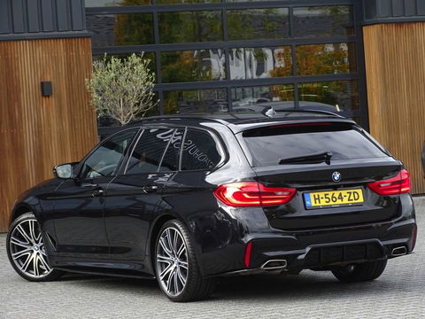 BMW 5 Serie Touring 530i 252PK / M-Sport / Individual / panormadakraam / *NAP*