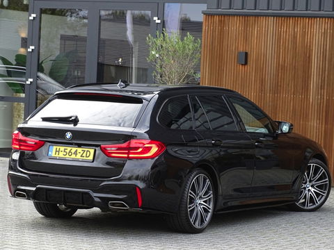 BMW 5 Serie Touring 530i 252PK / M-Sport / Individual / panormadakraam / *NAP*