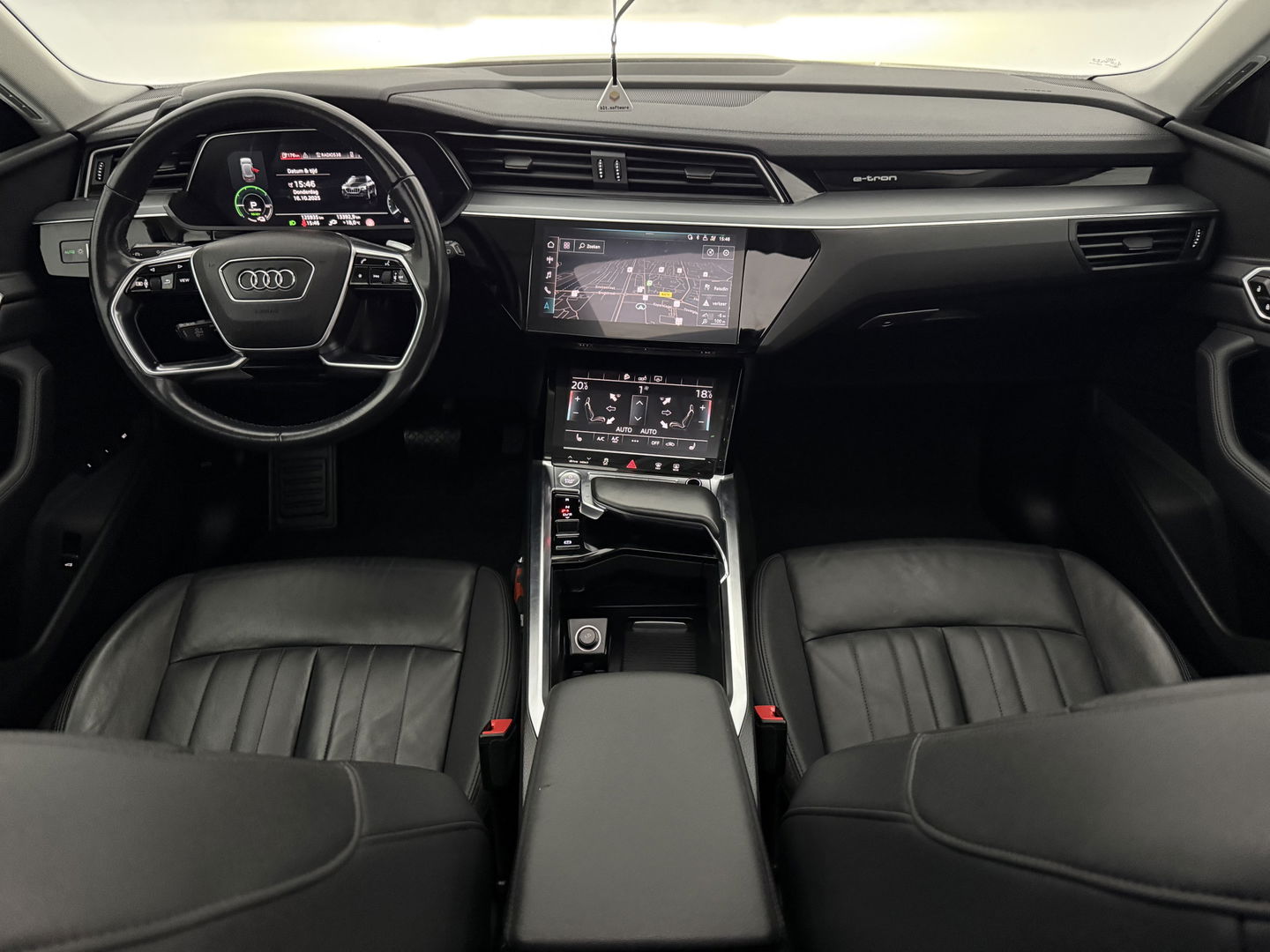 Audi e-tron 50 Quattro Launch edition plus 313PK 71 kWh | Virtual | Memory | Pano | Adaptive Cruise | Keyless | Trekh. | Carplay