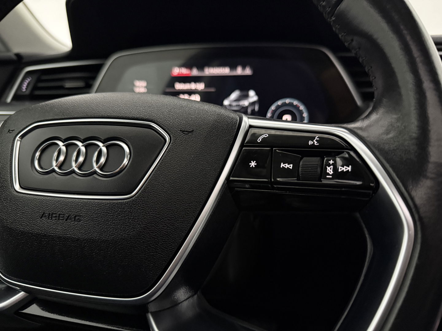 Audi e-tron 50 Quattro Launch edition plus 313PK 71 kWh | Virtual | Memory | Pano | Adaptive Cruise | Keyless | Trekh. | Carplay