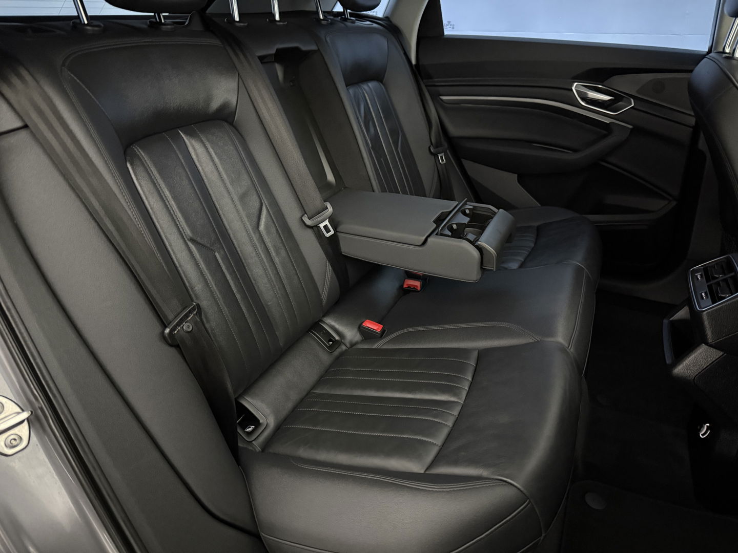 Audi e-tron 50 Quattro Launch edition plus 313PK 71 kWh | Virtual | Memory | Pano | Adaptive Cruise | Keyless | Trekh. | Carplay
