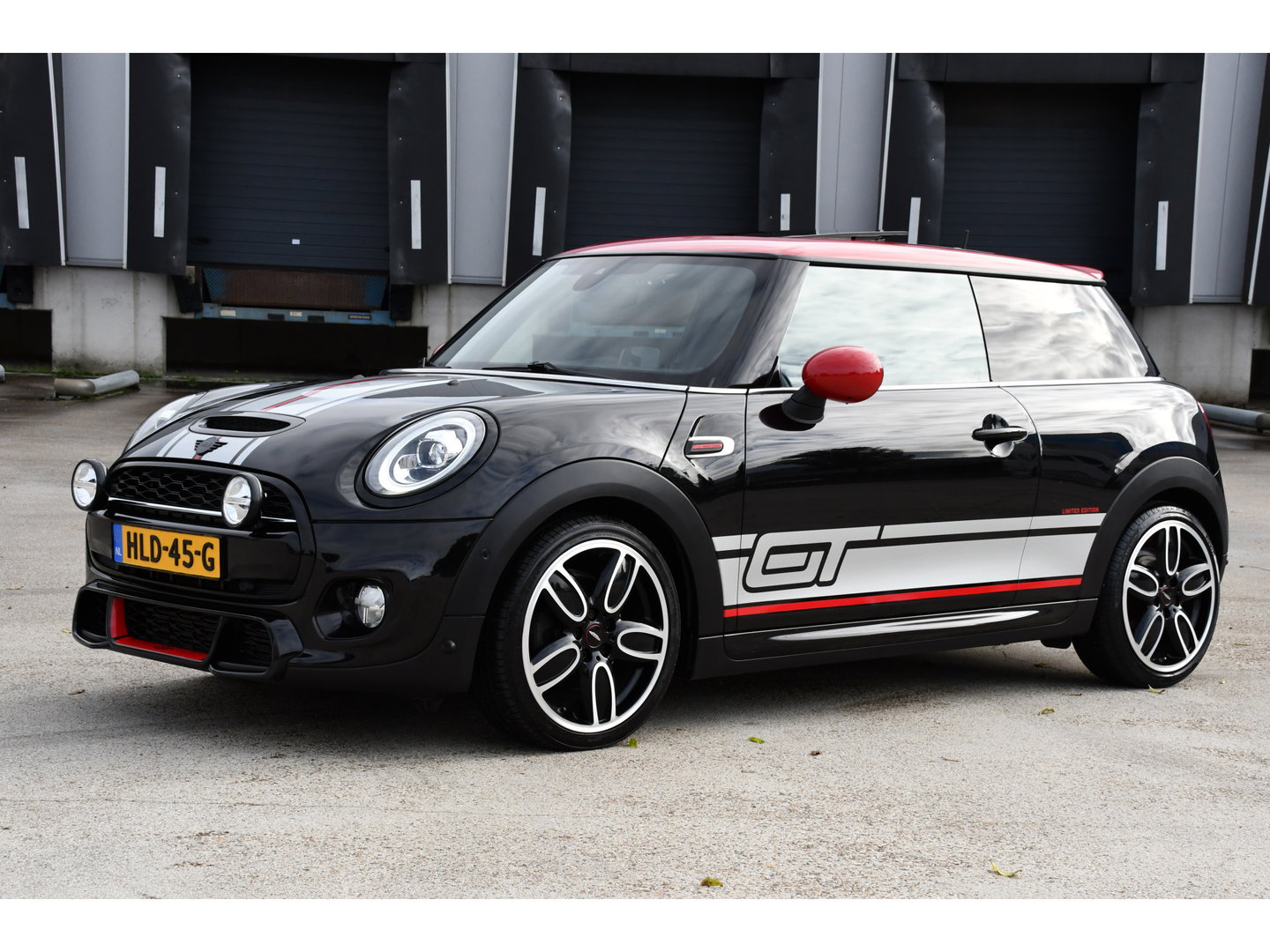 MINI Mini 2.0 Cooper S GT Limited Edition JCW Full Options, Adaptieve Cruise, PANO, H/K, HUD, Clima, Carplay, Stoelverwarming, LED, Uniek!