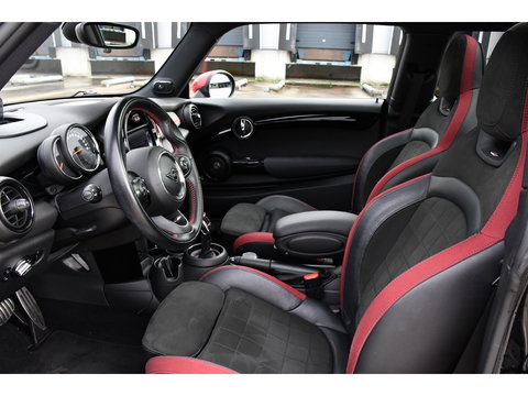 MINI Mini 2.0 Cooper S GT Limited Edition JCW Full Options, Adaptieve Cruise, PANO, H/K, HUD, Clima, Carplay, Stoelverwarming, LED, Uniek!