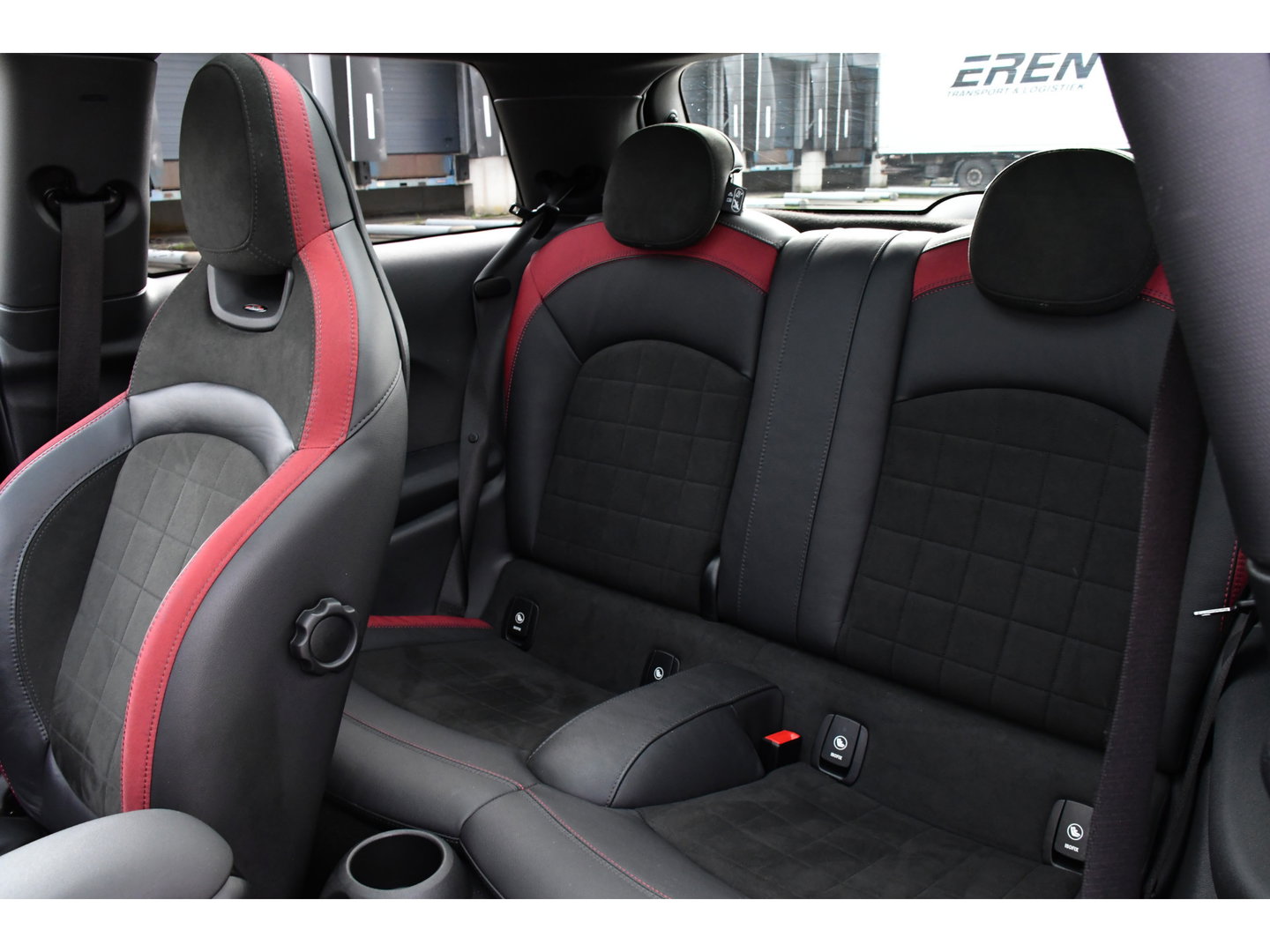 MINI Mini 2.0 Cooper S GT Limited Edition JCW Full Options, Adaptieve Cruise, PANO, H/K, HUD, Clima, Carplay, Stoelverwarming, LED, Uniek!