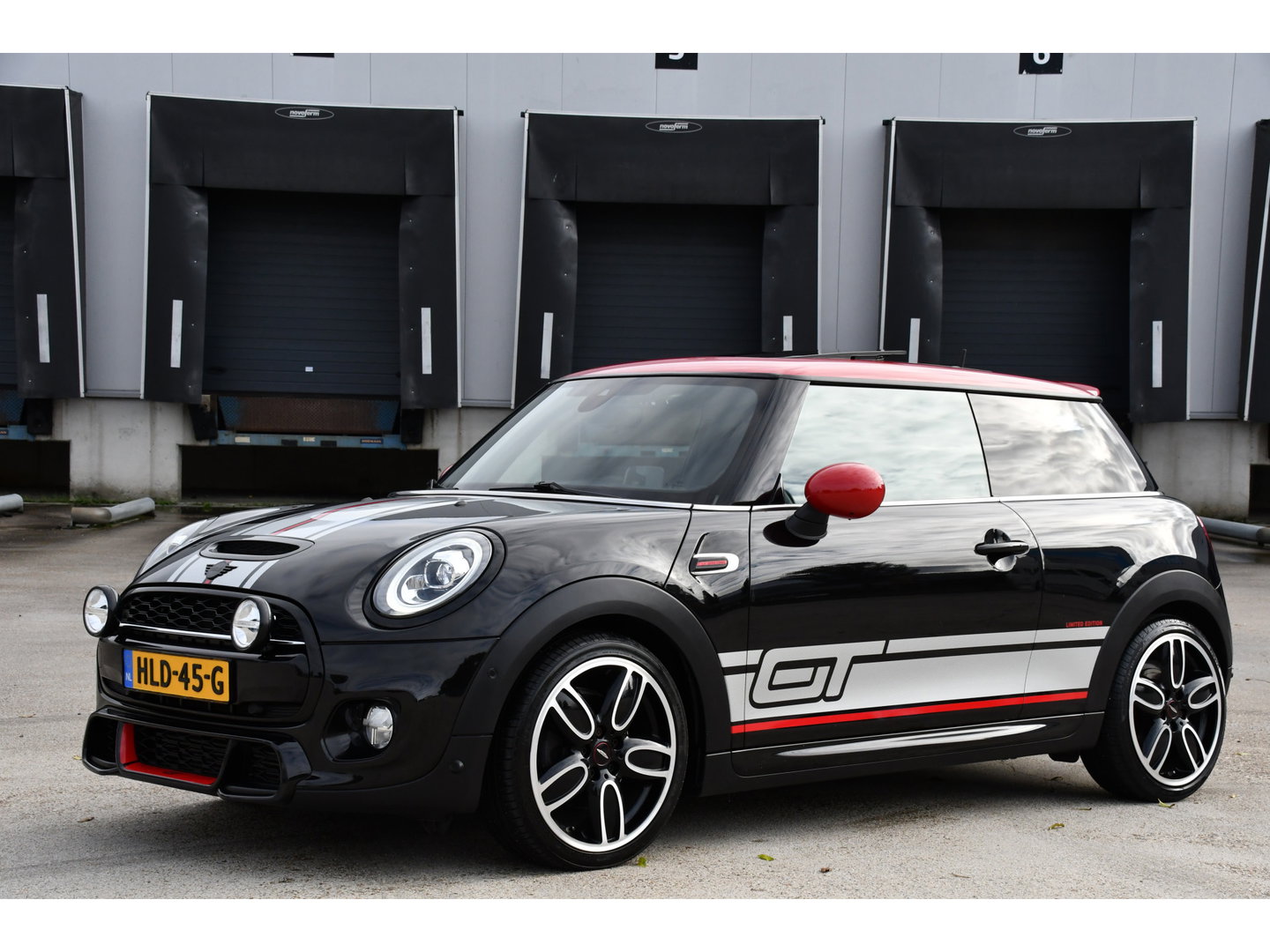 MINI Mini 2.0 Cooper S GT Limited Edition JCW Full Options, Adaptieve Cruise, PANO, H/K, HUD, Clima, Carplay, Stoelverwarming, LED, Uniek!