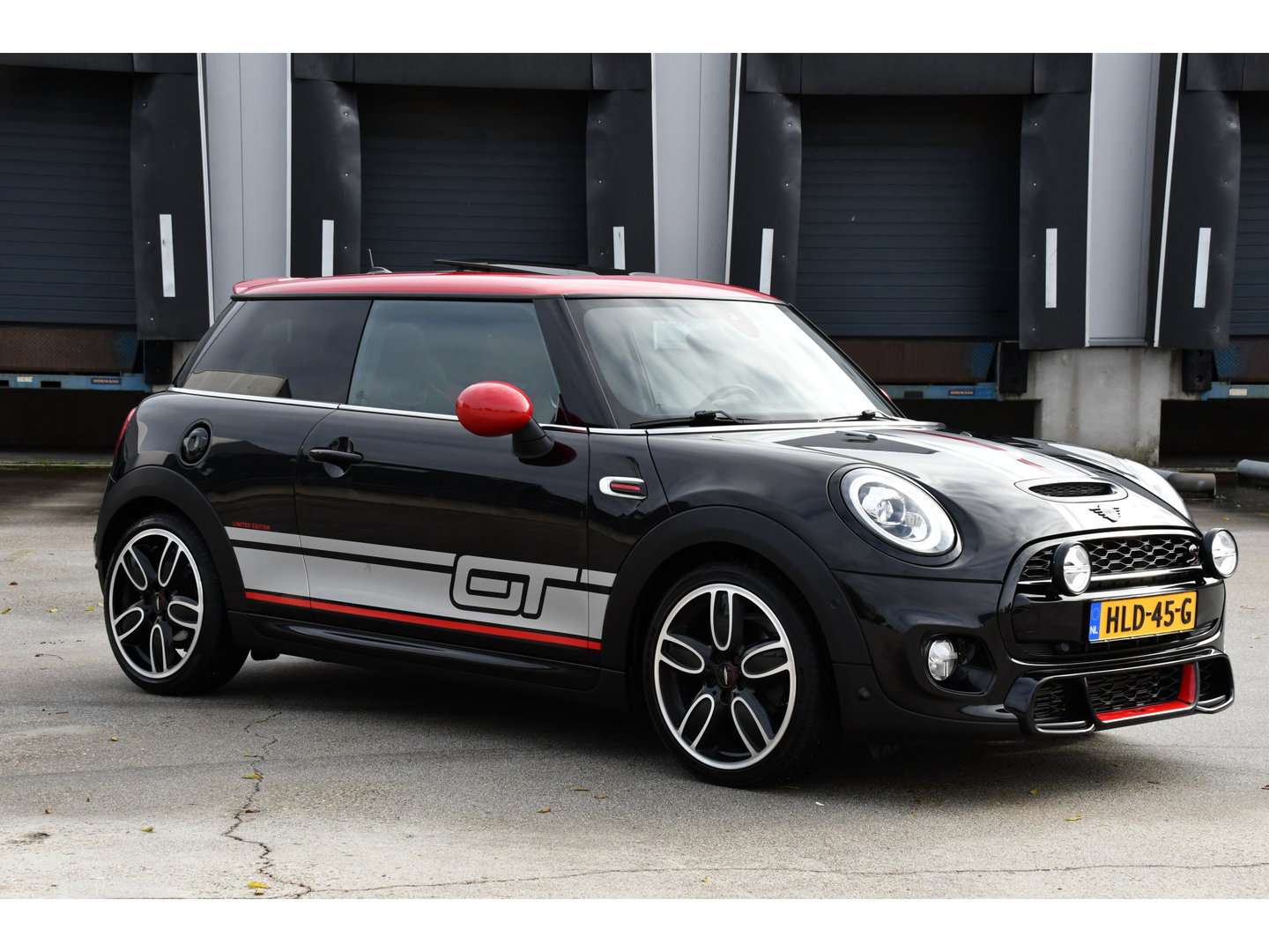 MINI Mini 2.0 Cooper S GT Limited Edition JCW Full Options, Adaptieve Cruise, PANO, H/K, HUD, Clima, Carplay, Stoelverwarming, LED, Uniek!