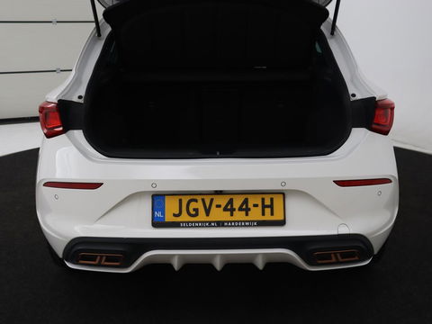 CUPRA Leon 1.4 e-Hybrid VZ Business | Sfeerverlichting | Carplay | Navigatie | Camera | Stoelverwarming | Cruise Control Adaptief | LED koplampen | LMV 19 |