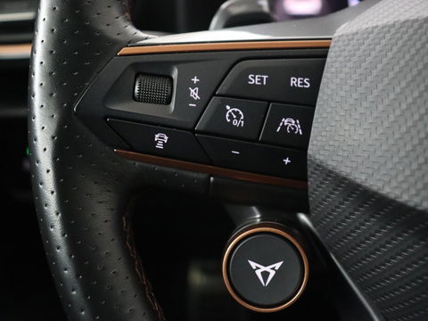 CUPRA Leon 1.4 e-Hybrid VZ Business | Sfeerverlichting | Carplay | Navigatie | Camera | Stoelverwarming | Cruise Control Adaptief | LED koplampen | LMV 19 |