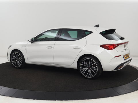 CUPRA Leon 1.4 e-Hybrid VZ Business | Sfeerverlichting | Carplay | Navigatie | Camera | Stoelverwarming | Cruise Control Adaptief | LED koplampen | LMV 19 |