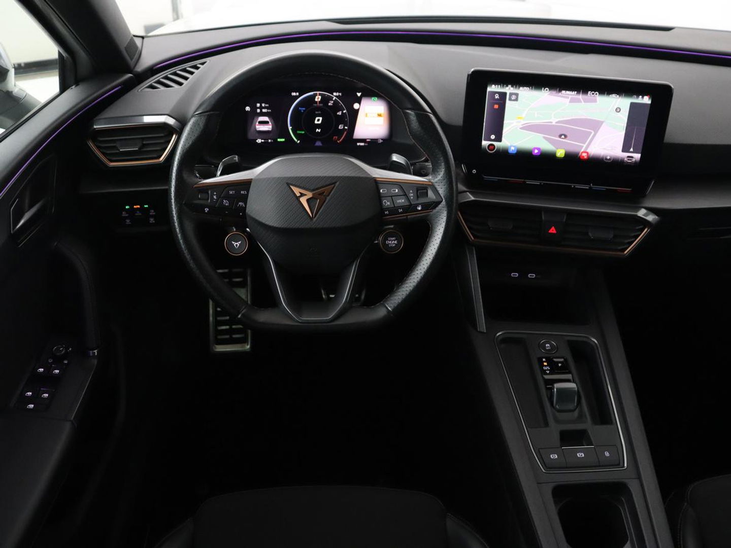 CUPRA Leon 1.4 e-Hybrid VZ Business | Sfeerverlichting | Carplay | Navigatie | Camera | Stoelverwarming | Cruise Control Adaptief | LED koplampen | LMV 19 |