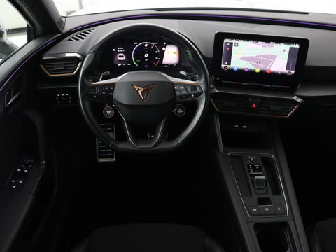 CUPRA Leon 1.4 e-Hybrid VZ Business | Sfeerverlichting | Carplay | Navigatie | Camera | Stoelverwarming | Cruise Control Adaptief | LED koplampen | LMV 19 |
