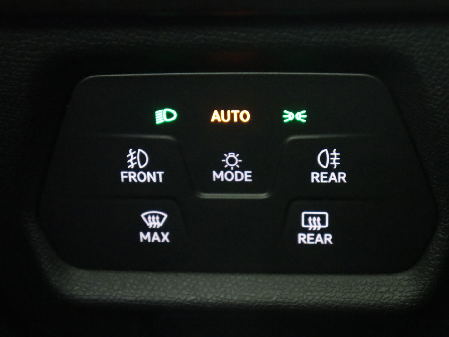 CUPRA Leon 1.4 e-Hybrid VZ Business | Sfeerverlichting | Carplay | Navigatie | Camera | Stoelverwarming | Cruise Control Adaptief | LED koplampen | LMV 19 |