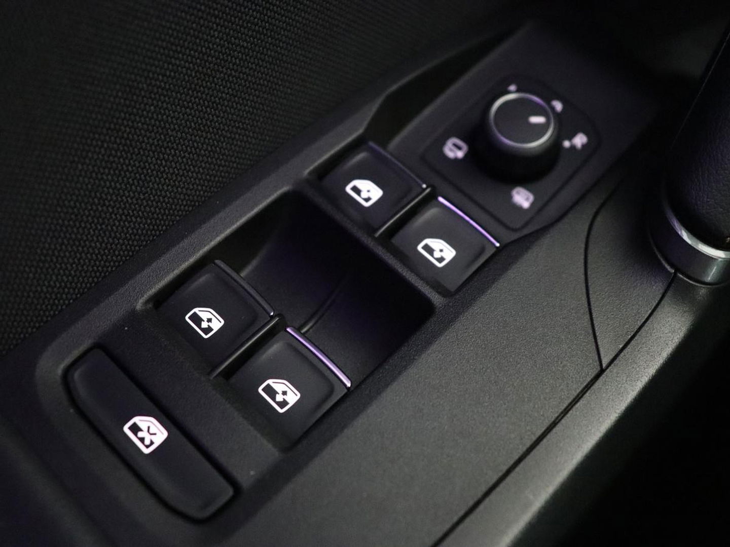 CUPRA Leon 1.4 e-Hybrid VZ Business | Sfeerverlichting | Carplay | Navigatie | Camera | Stoelverwarming | Cruise Control Adaptief | LED koplampen | LMV 19 |