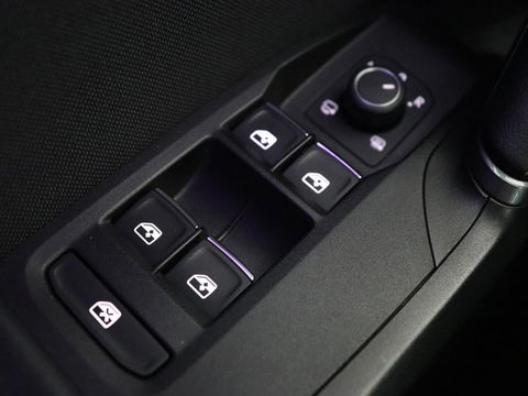 CUPRA Leon 1.4 e-Hybrid VZ Business | Sfeerverlichting | Carplay | Navigatie | Camera | Stoelverwarming | Cruise Control Adaptief | LED koplampen | LMV 19 |