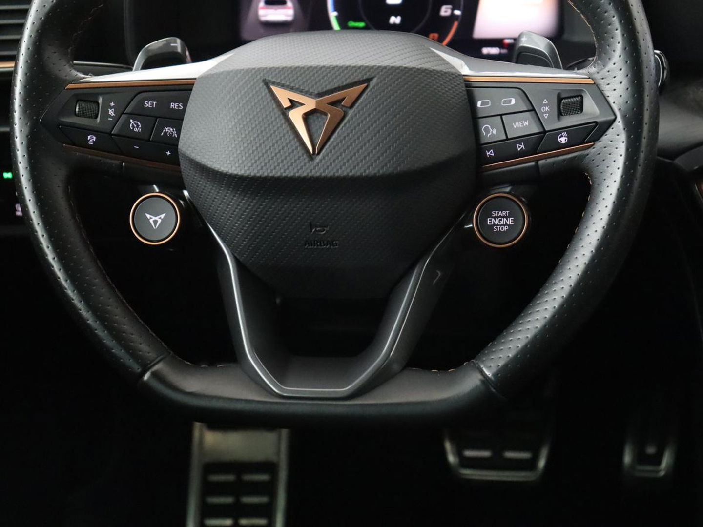 CUPRA Leon 1.4 e-Hybrid VZ Business | Sfeerverlichting | Carplay | Navigatie | Camera | Stoelverwarming | Cruise Control Adaptief | LED koplampen | LMV 19 |