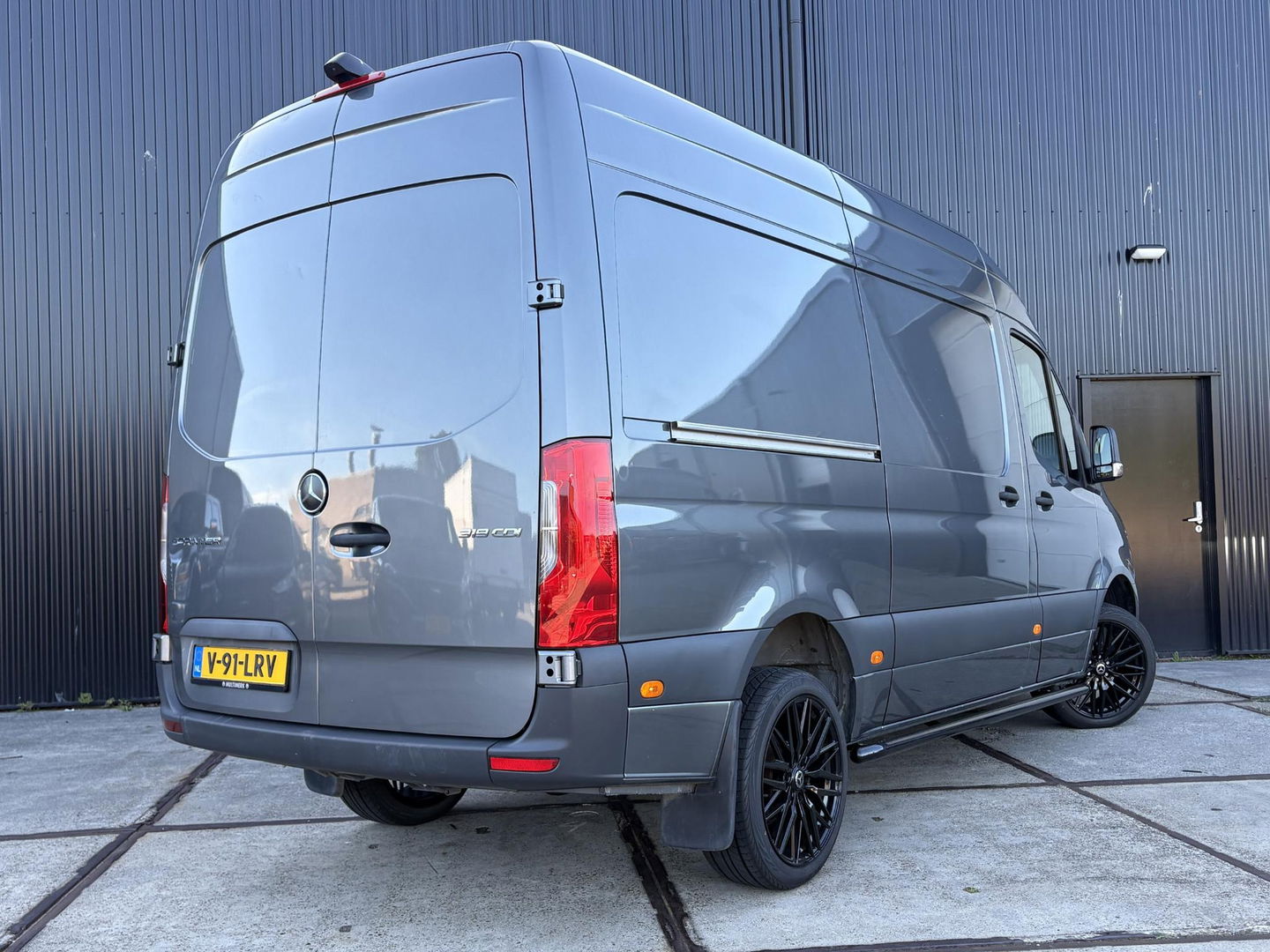 Mercedes-Benz Sprinter 319 L2H2 | 3,5 TON Trekgewicht | LEDER | LED