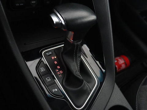 Kia Niro 1.6 GDi PHEV DynamicLine | Carplay | Navigatie | Achteruitrijcamera | Cruise Control Adaptief | DAB ontvanger | LMV 16 |