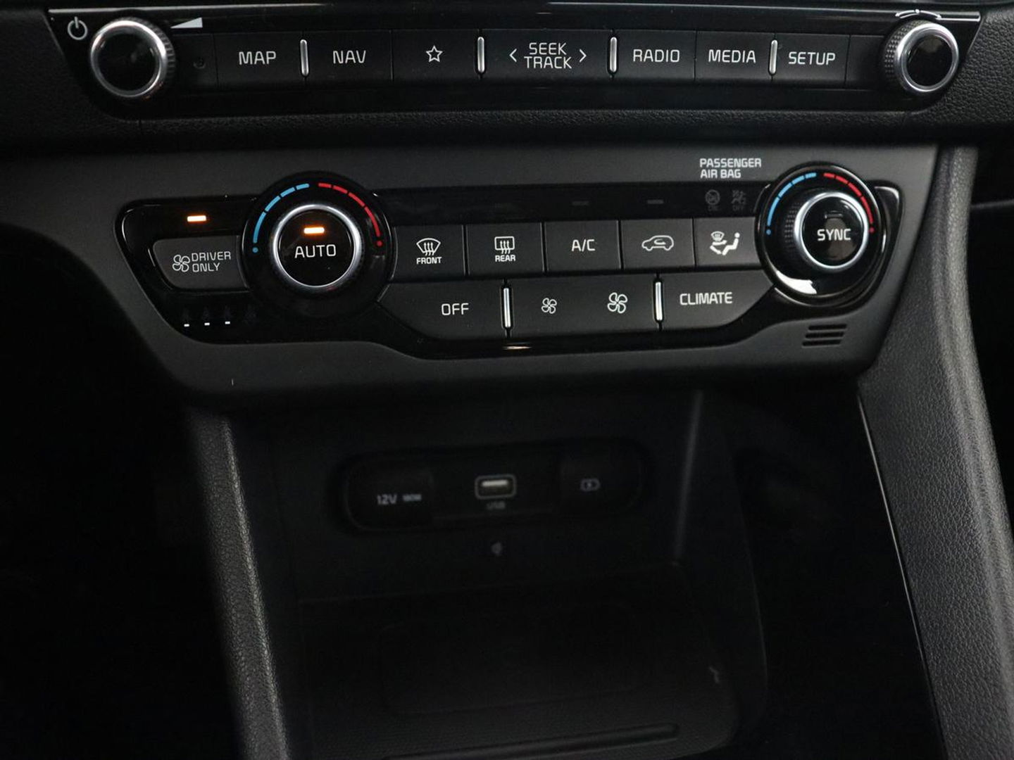 Kia Niro 1.6 GDi PHEV DynamicLine | Carplay | Navigatie | Achteruitrijcamera | Cruise Control Adaptief | DAB ontvanger | LMV 16 |