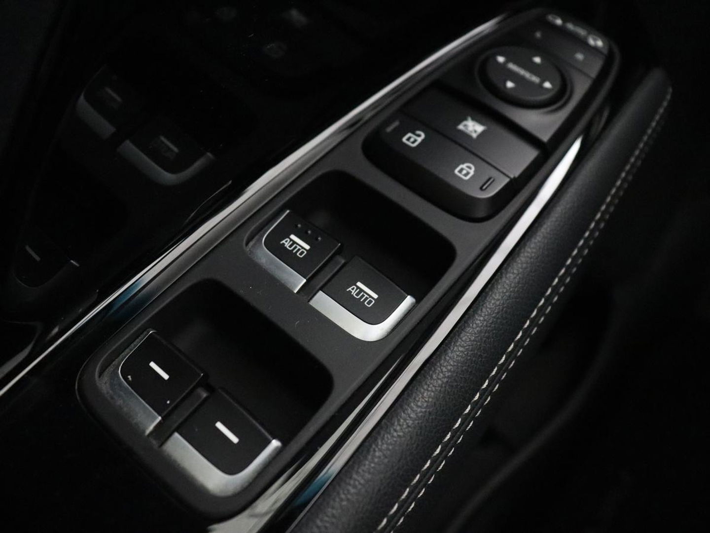 Kia Niro 1.6 GDi PHEV DynamicLine | Carplay | Navigatie | Achteruitrijcamera | Cruise Control Adaptief | DAB ontvanger | LMV 16 |