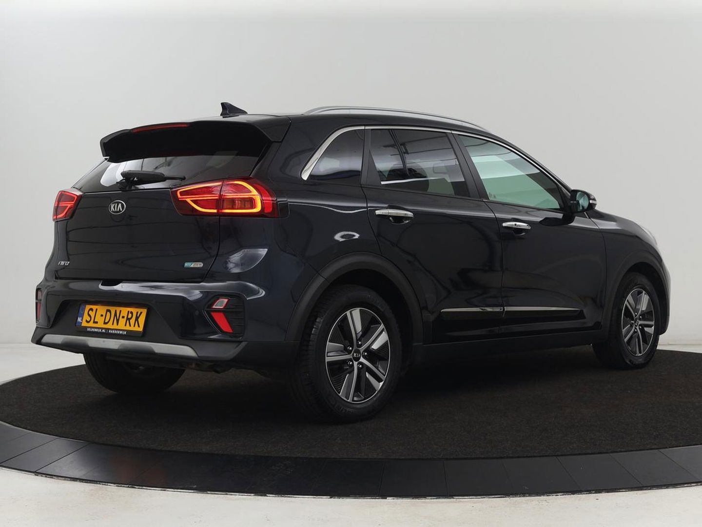 Kia Niro 1.6 GDi PHEV DynamicLine | Carplay | Navigatie | Achteruitrijcamera | Cruise Control Adaptief | DAB ontvanger | LMV 16 |
