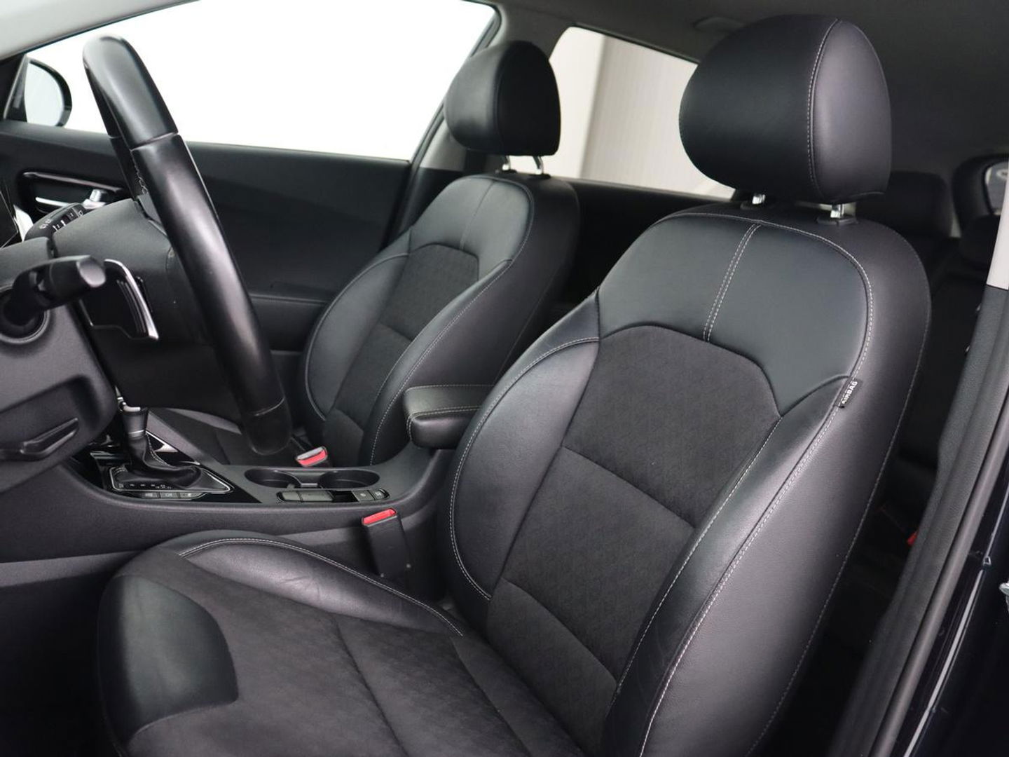 Kia Niro 1.6 GDi PHEV DynamicLine | Carplay | Navigatie | Achteruitrijcamera | Cruise Control Adaptief | DAB ontvanger | LMV 16 |