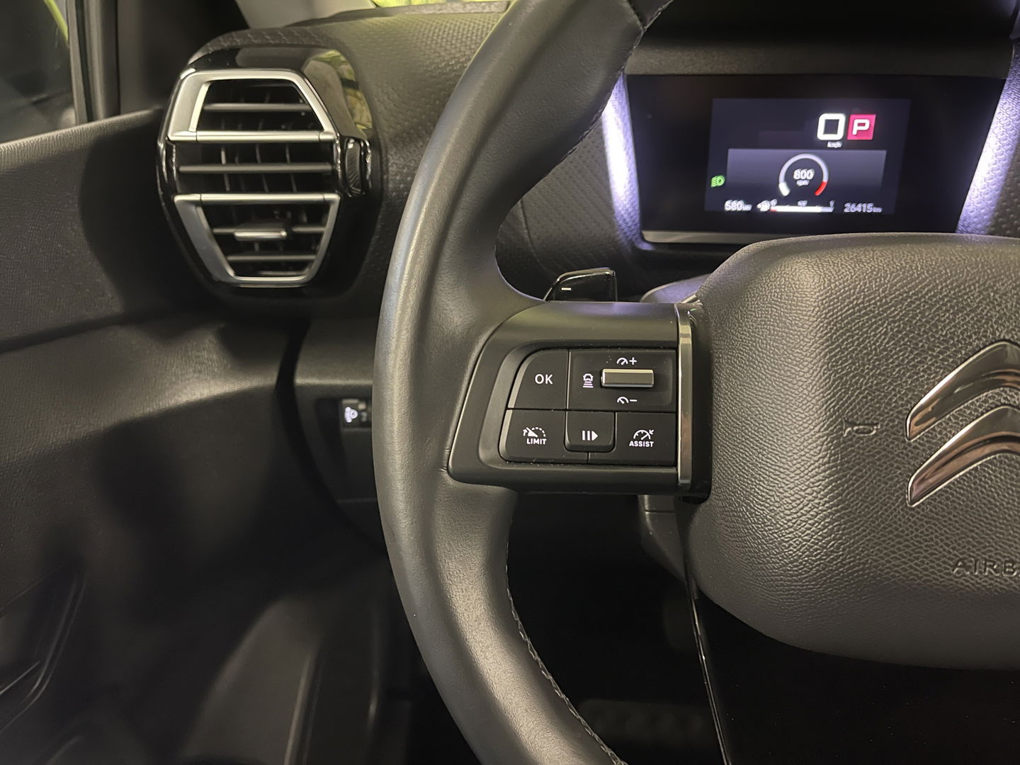 Citroƫn C4 X 1.2 Puretech Max | Apple Carplay | Android Auto | DAB | Achteruitrijcamera | Navigatie | Spraakbediening | Half Leder | Led Dagrijverlichting |