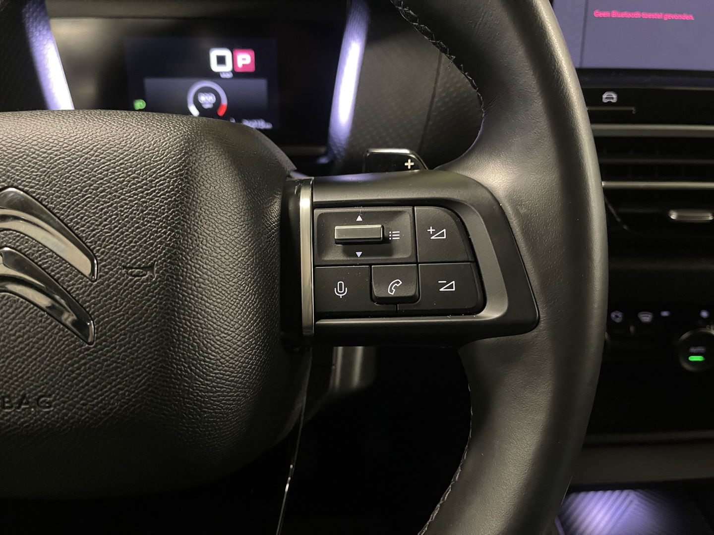 Citroƫn C4 X 1.2 Puretech Max | Apple Carplay | Android Auto | DAB | Achteruitrijcamera | Navigatie | Spraakbediening | Half Leder | Led Dagrijverlichting |