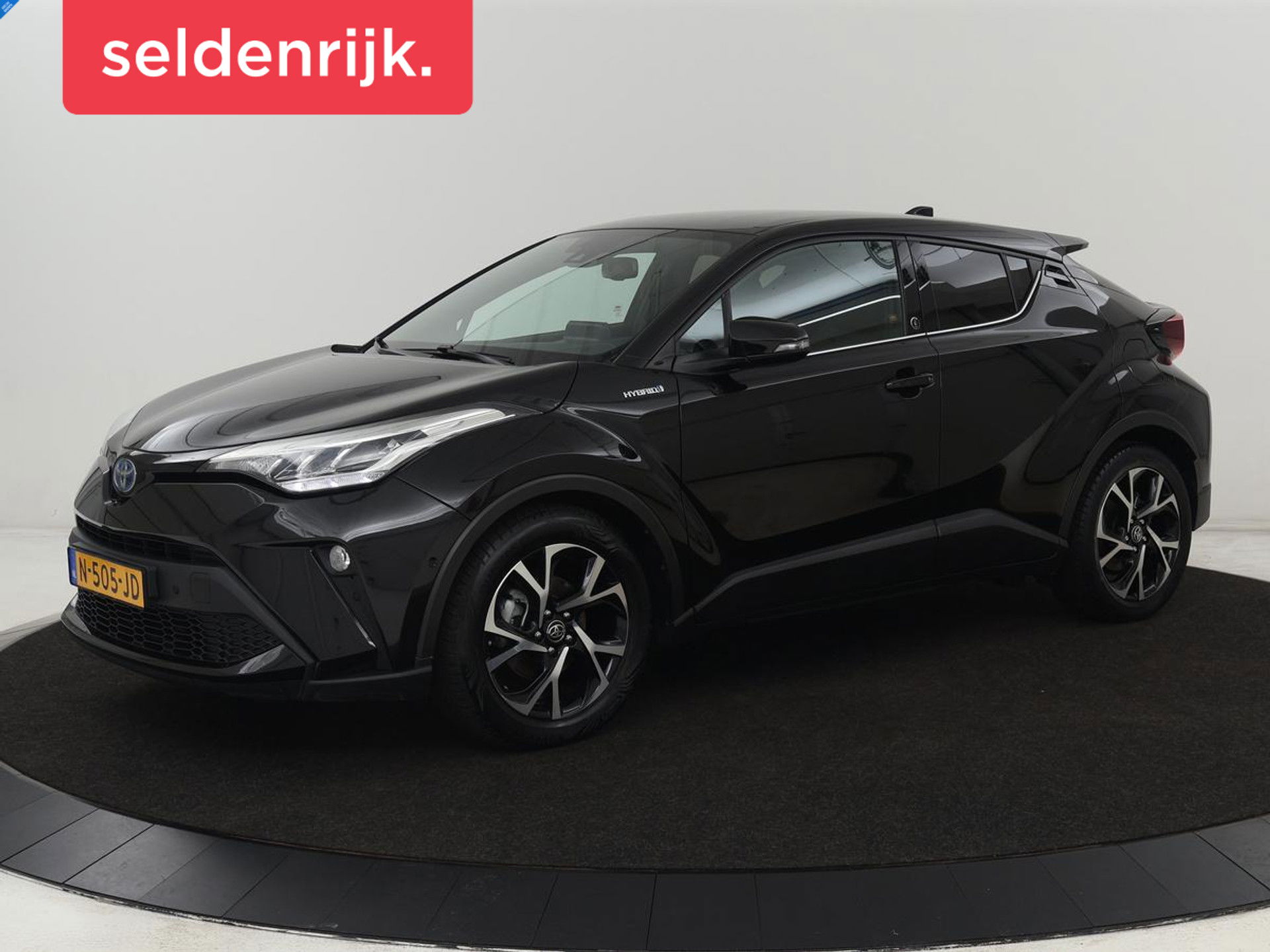 Toyota C-HR 2.0 Hybrid Bi-Tone | Trekhaak | Stoel & stuurverwarming | Achteruitrijcamera | Navigatie | Carplay | LED koplampen | LMV 18 |