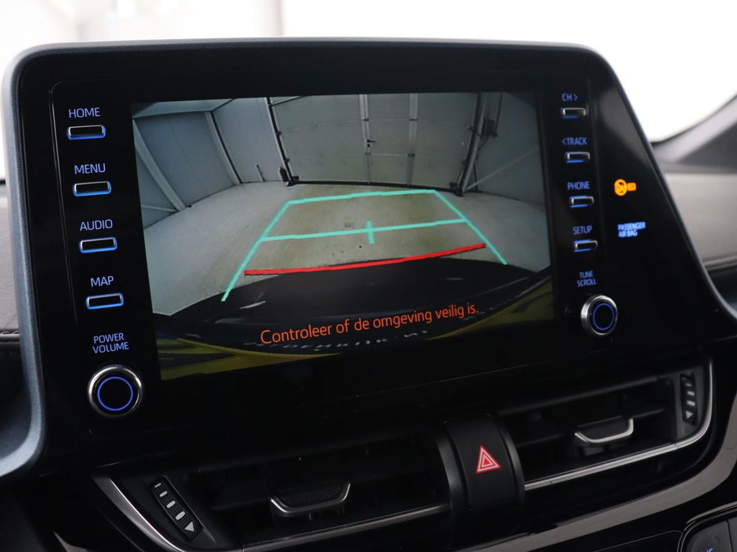 Toyota C-HR 2.0 Hybrid Bi-Tone | Trekhaak | Stoel & stuurverwarming | Achteruitrijcamera | Navigatie | Carplay | LED koplampen | LMV 18 |