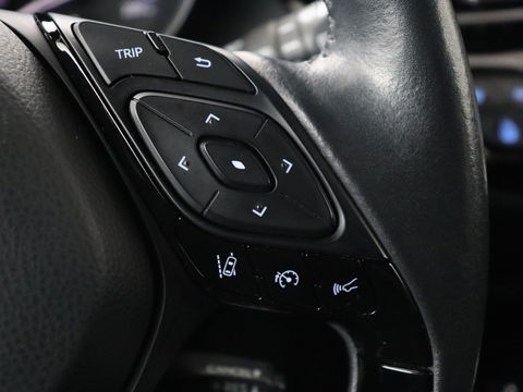 Toyota C-HR 2.0 Hybrid Bi-Tone | Trekhaak | Stoel & stuurverwarming | Achteruitrijcamera | Navigatie | Carplay | LED koplampen | LMV 18 |