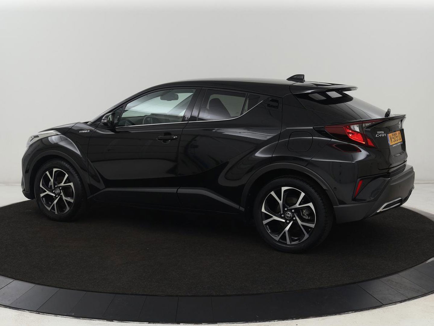 Toyota C-HR 2.0 Hybrid Bi-Tone | Trekhaak | Stoel & stuurverwarming | Achteruitrijcamera | Navigatie | Carplay | LED koplampen | LMV 18 |