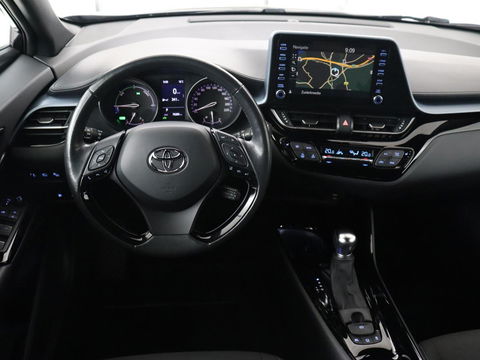 Toyota C-HR 2.0 Hybrid Bi-Tone | Trekhaak | Stoel & stuurverwarming | Achteruitrijcamera | Navigatie | Carplay | LED koplampen | LMV 18 |