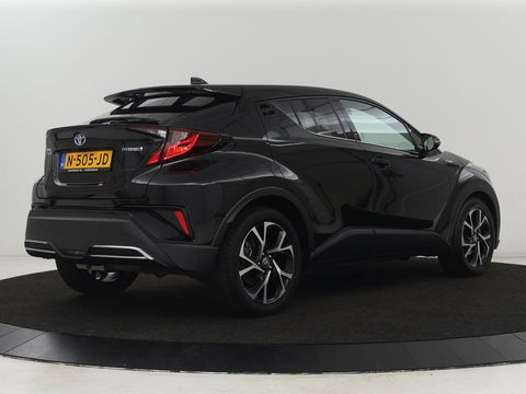 Toyota C-HR 2.0 Hybrid Bi-Tone | Trekhaak | Stoel & stuurverwarming | Achteruitrijcamera | Navigatie | Carplay | LED koplampen | LMV 18 |