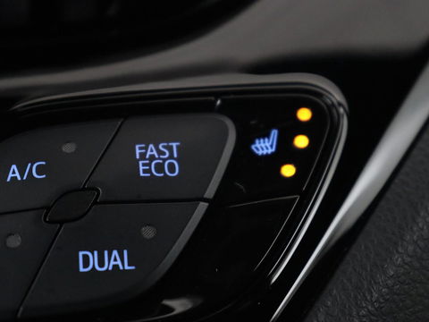 Toyota C-HR 2.0 Hybrid Bi-Tone | Trekhaak | Stoel & stuurverwarming | Achteruitrijcamera | Navigatie | Carplay | LED koplampen | LMV 18 |