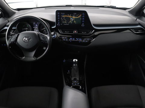 Toyota C-HR 2.0 Hybrid Bi-Tone | Trekhaak | Stoel & stuurverwarming | Achteruitrijcamera | Navigatie | Carplay | LED koplampen | LMV 18 |
