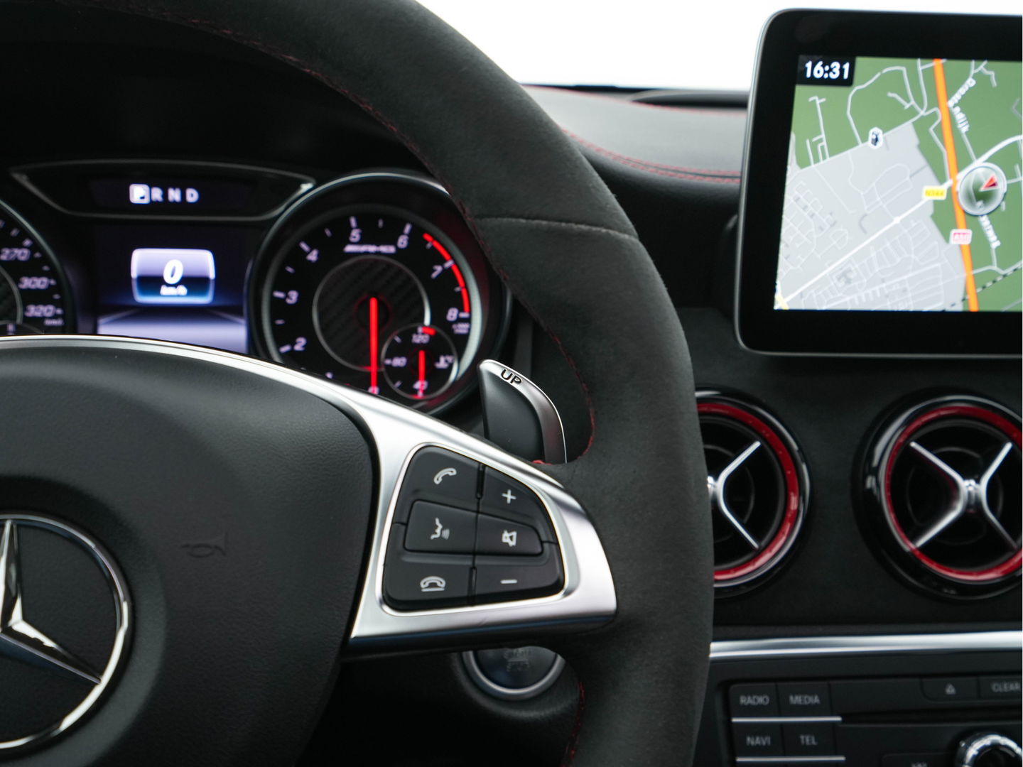 Mercedes-Benz CLA-Klasse AMG 45 4MATIC Ambition Aut. *PANO | AERO | RECARO-SEATS | LUXURY-LEATHER | FULL-LED | MEMORY-PACK | HARMAN/KARDON | KEYLESS | HEATED-SPORTSEATS | NAVI-FULLMAP | 19''ALU*