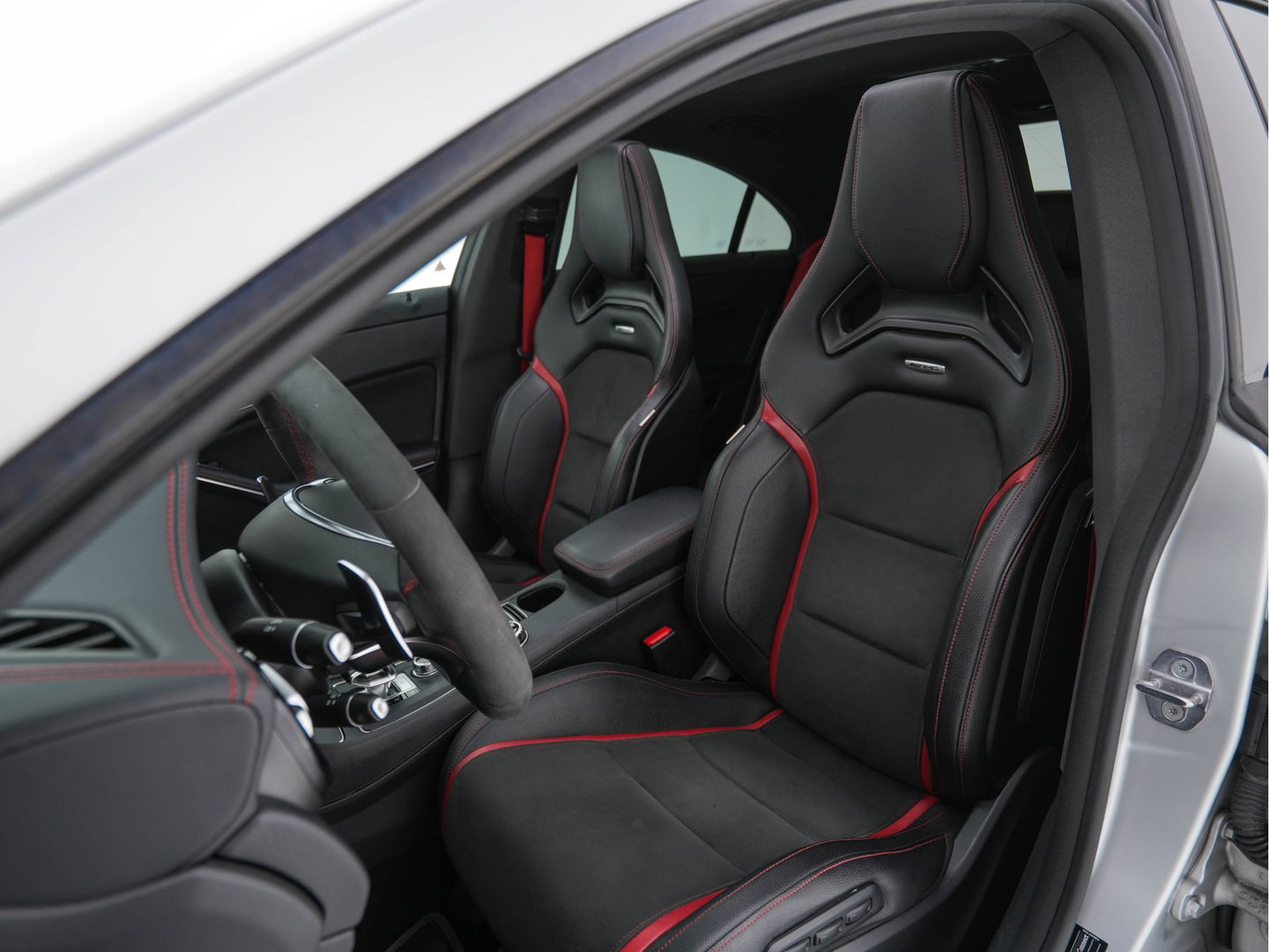Mercedes-Benz CLA-Klasse AMG 45 4MATIC Ambition Aut. *PANO | AERO | RECARO-SEATS | LUXURY-LEATHER | FULL-LED | MEMORY-PACK | HARMAN/KARDON | KEYLESS | HEATED-SPORTSEATS | NAVI-FULLMAP | 19''ALU*