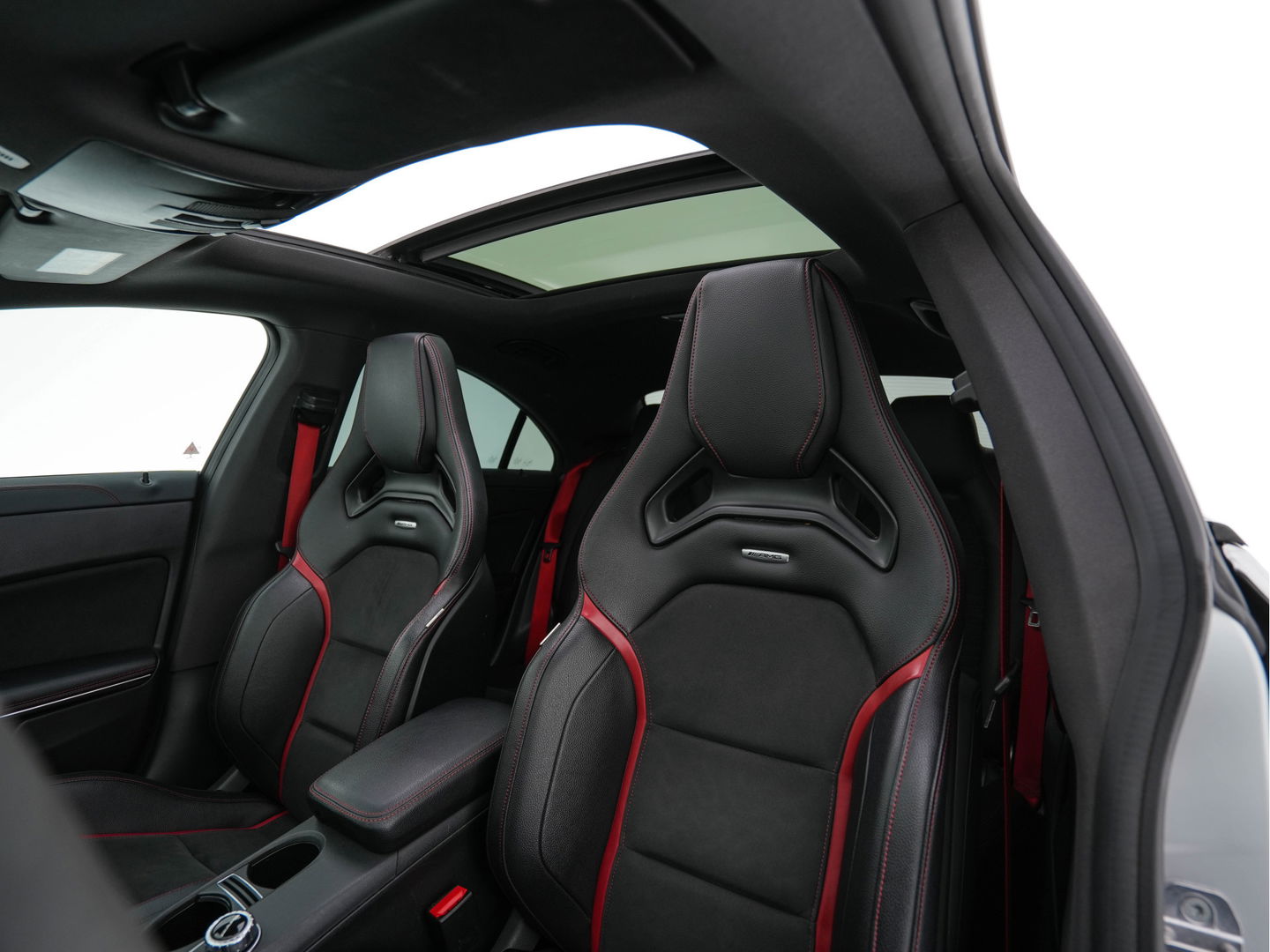 Mercedes-Benz CLA-Klasse AMG 45 4MATIC Ambition Aut. *PANO | AERO | RECARO-SEATS | LUXURY-LEATHER | FULL-LED | MEMORY-PACK | HARMAN/KARDON | KEYLESS | HEATED-SPORTSEATS | NAVI-FULLMAP | 19''ALU*