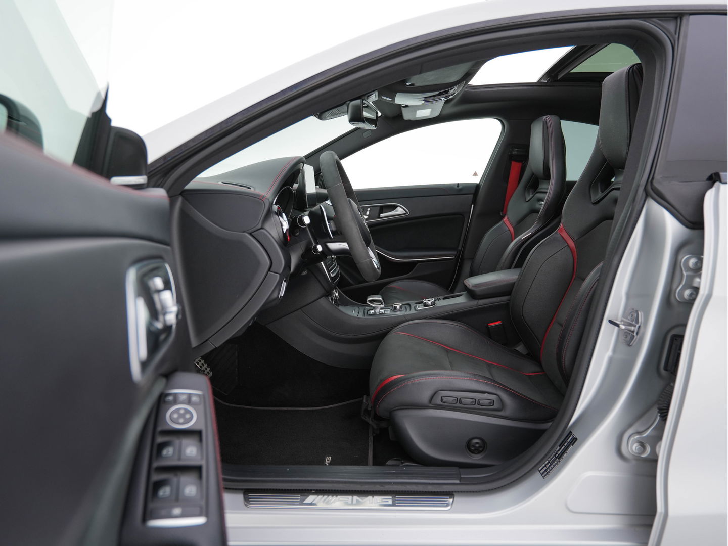Mercedes-Benz CLA-Klasse AMG 45 4MATIC Ambition Aut. *PANO | AERO | RECARO-SEATS | LUXURY-LEATHER | FULL-LED | MEMORY-PACK | HARMAN/KARDON | KEYLESS | HEATED-SPORTSEATS | NAVI-FULLMAP | 19''ALU*