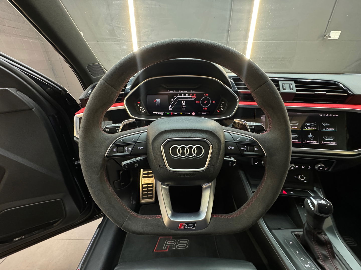 Audi RSQ3 Sportback 2.5 TFSI Pano|RS Seat|Trekhaak|Sonos|Cam