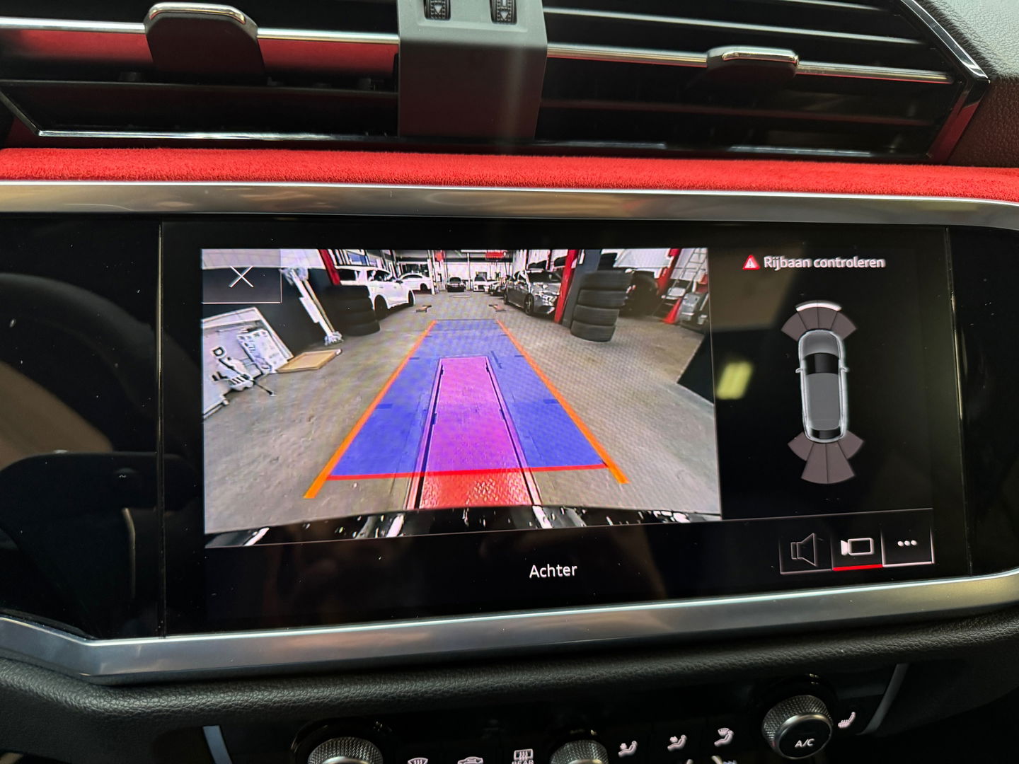 Audi RSQ3 Sportback 2.5 TFSI Pano|RS Seat|Trekhaak|Sonos|Cam