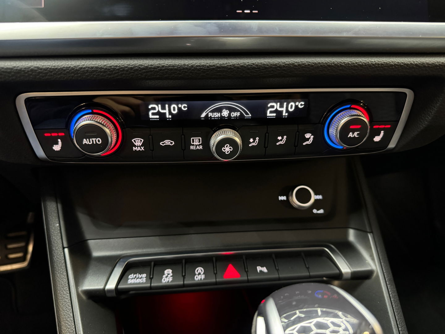 Audi RSQ3 Sportback 2.5 TFSI Pano|RS Seat|Trekhaak|Sonos|Cam