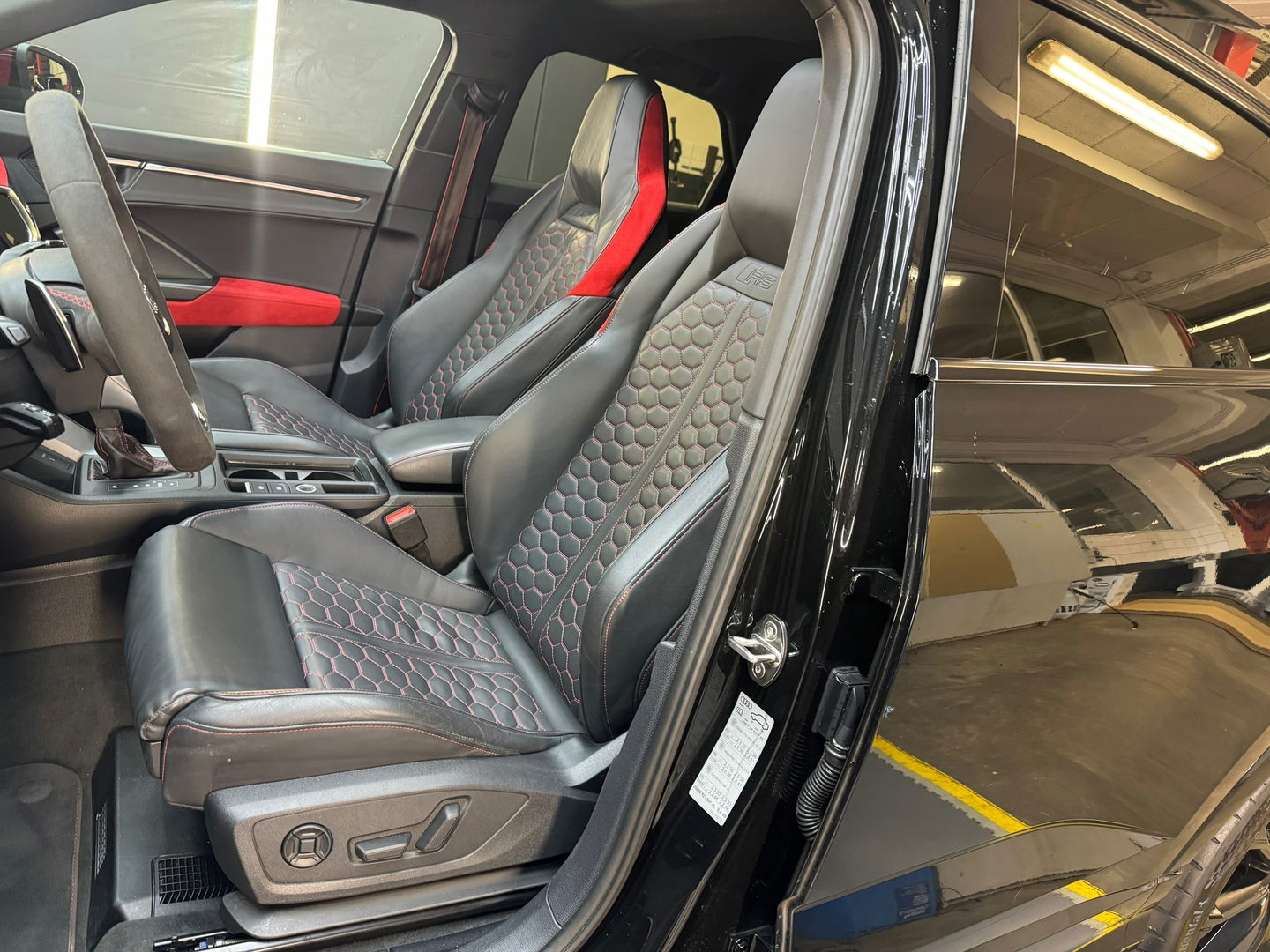 Audi RSQ3 Sportback 2.5 TFSI Pano|RS Seat|Trekhaak|Sonos|Cam
