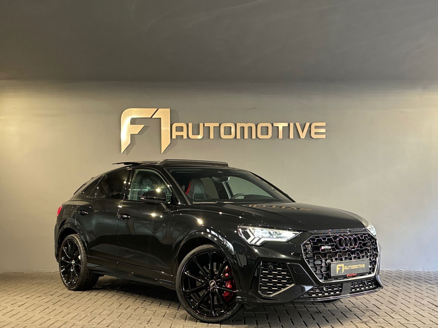 Audi RSQ3 Sportback 2.5 TFSI Pano|RS Seat|Trekhaak|Sonos|Cam