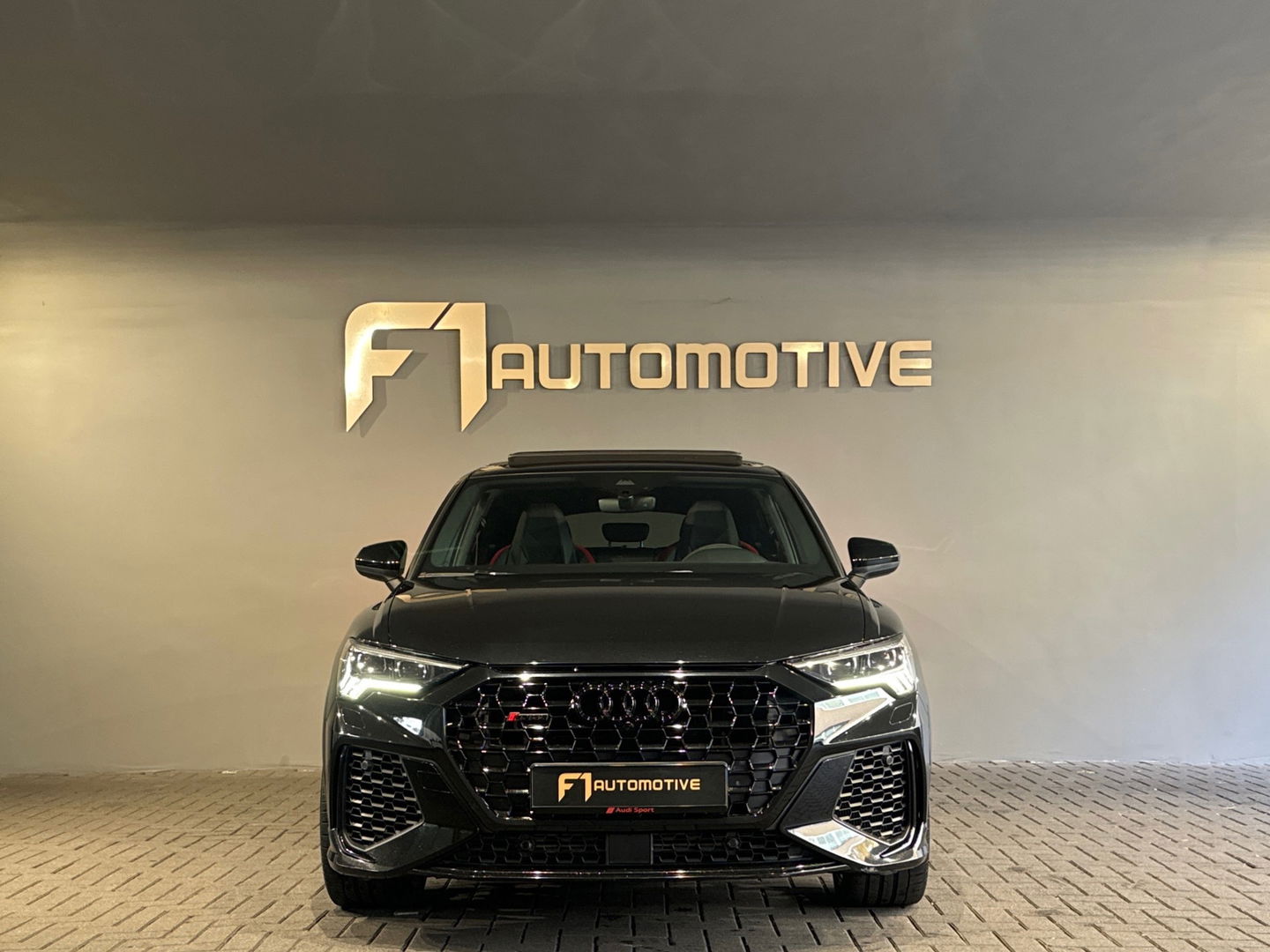 Audi RSQ3 Sportback 2.5 TFSI Pano|RS Seat|Trekhaak|Sonos|Cam