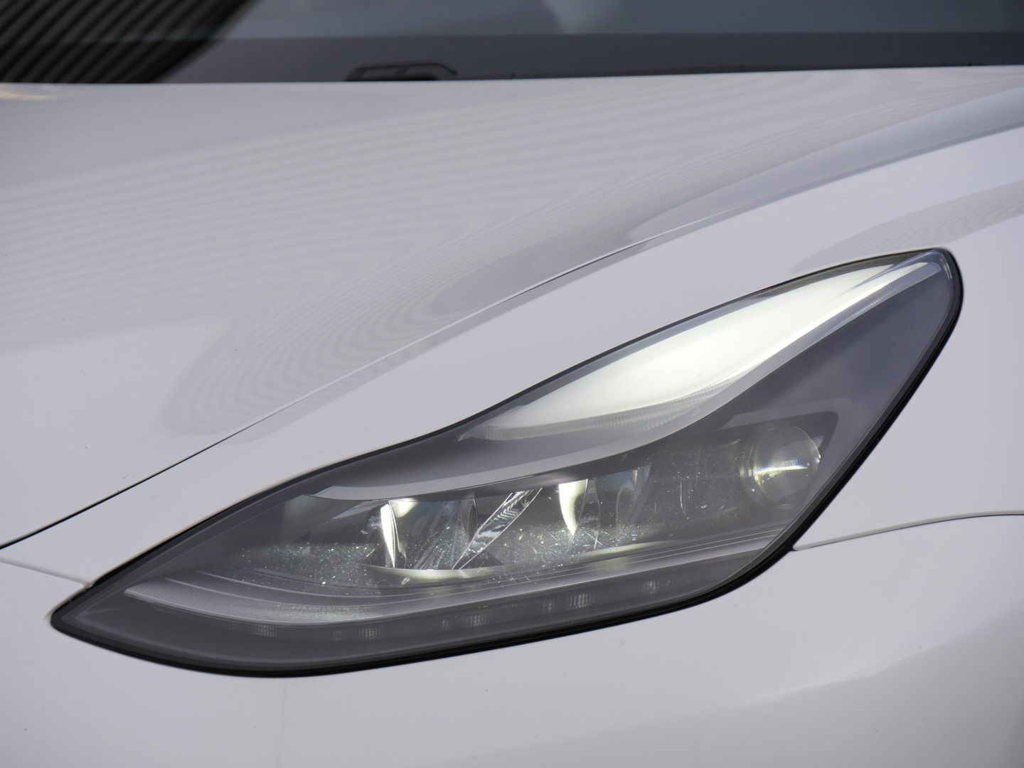 Tesla Model 3 LONG RANGE AWD 75kWH/ NIEUW MODEL/ ELEKT. ACHTERKLEP/ WARMTEPOMP