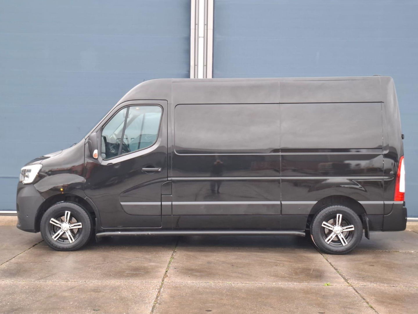 Renault Master T35 2.3 dCi 180 L2H2 Energy AIRCO / CRUISE CONTROLE / CAMERA / NAVI / TREKHAAK / 3 ZITS