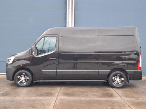 Renault Master T35 2.3 dCi 180 L2H2 Energy AIRCO / CRUISE CONTROLE / CAMERA / NAVI / TREKHAAK / 3 ZITS